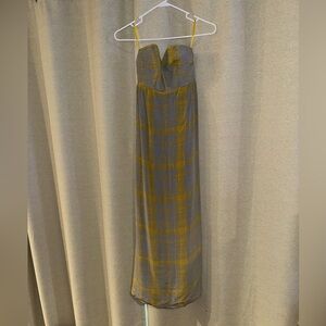 Adorable strapless dress